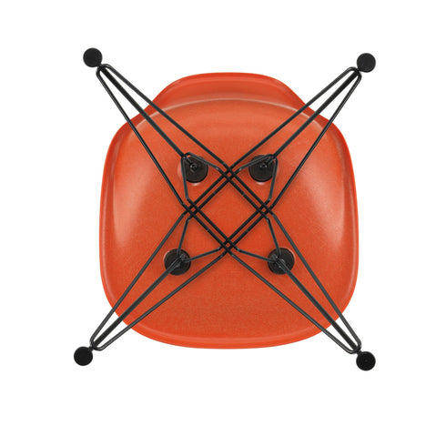 Cadeira Eames DSR em Fibra de Vidro / Base Preta